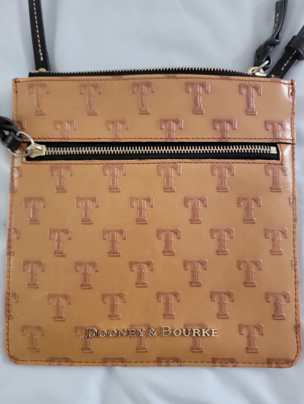 NWT Dooney & Bourke MLB Texas Rangers Crossbidy Bag
